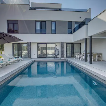 Elena With Two Pools And *