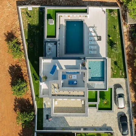 Elena With Two Pools And Villa Zaton (Zadar)