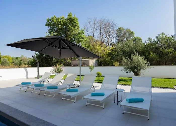 Villa Elena With Two Pools And Zaton (Zadar)