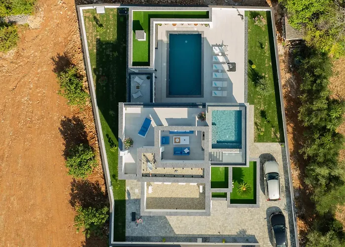 Elena With Two Pools And Villa Zaton (Zadar)