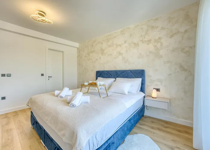 Elena With Two Pools And Vila Zaton (Zadar)