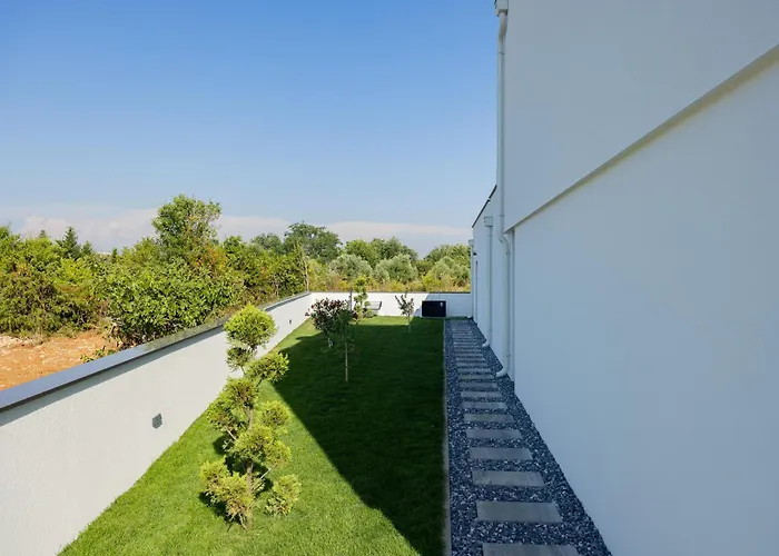 Elena With Two Pools And * Zaton (Zadar)