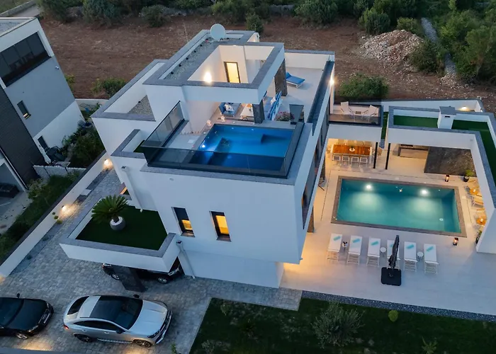 Elena With Two Pools And Vila Zaton (Zadar)